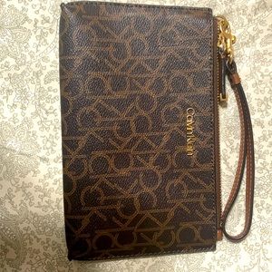 Wristlet Calvin Klein